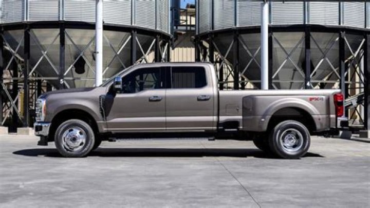 What kind of engine does the Ford Super Duty have?