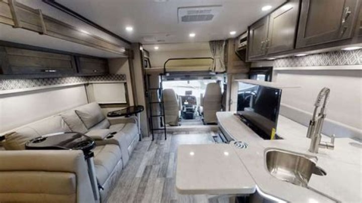 What kind of mileage does Safari motorhome get?
