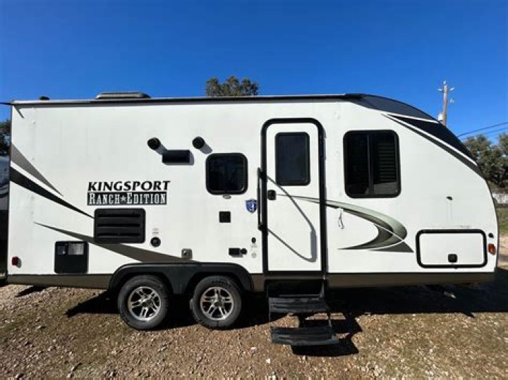 What kind of trailer is Gulf Stream Kingsport?