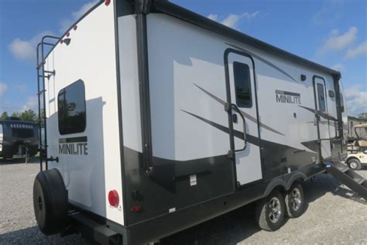 What kind of trailer is Rockwood Ultra Lite?