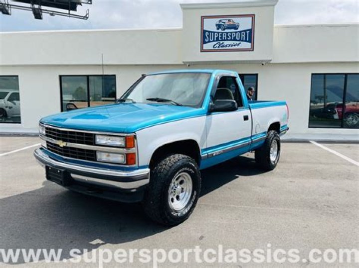 What kind of transmissions did Chevy trucks have in 1994?