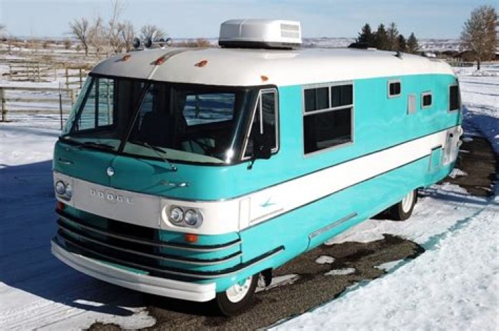 What makes a 1977 Dodge motor home not idle?