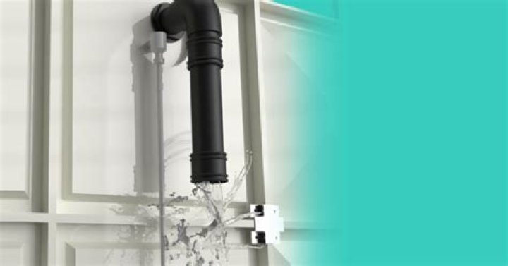 What makes a cold water tank overflow pipe leak?