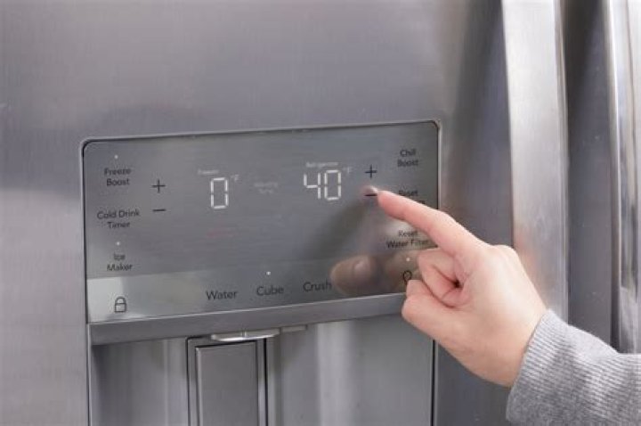 What temperature should a refrigerator be set?