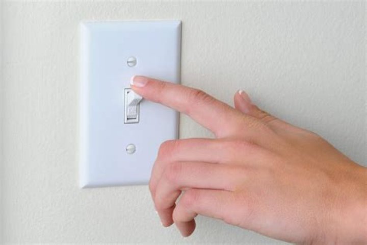 What would cause a light switch to get hot?