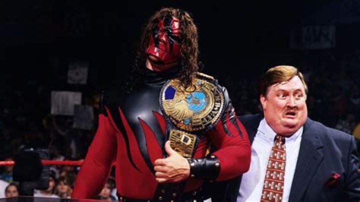 When did Kane change attire?