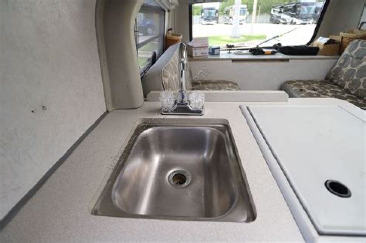 Where can I buy a 2003 Winnebago Rialta 22HD?