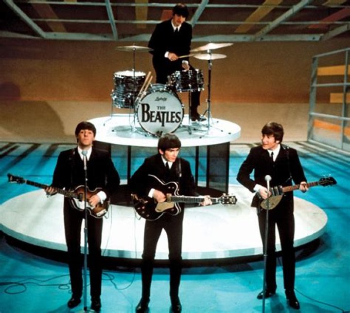 Where did the Beatles give their last live performance