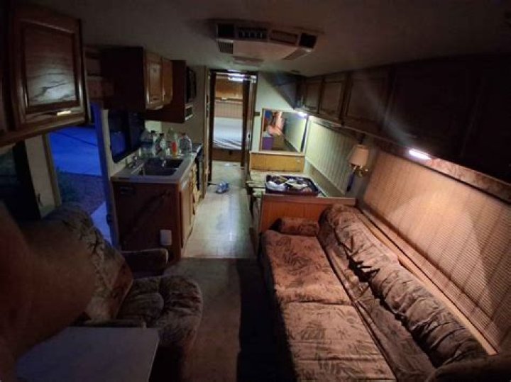 Who is the owner of the 1994 Fleetwood Bounder?