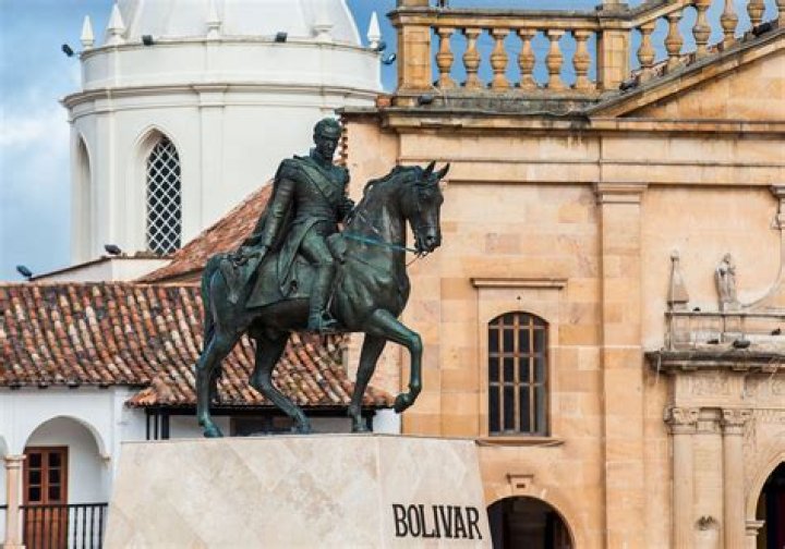 Why have Simon Bolivar and his army come to Venezuela